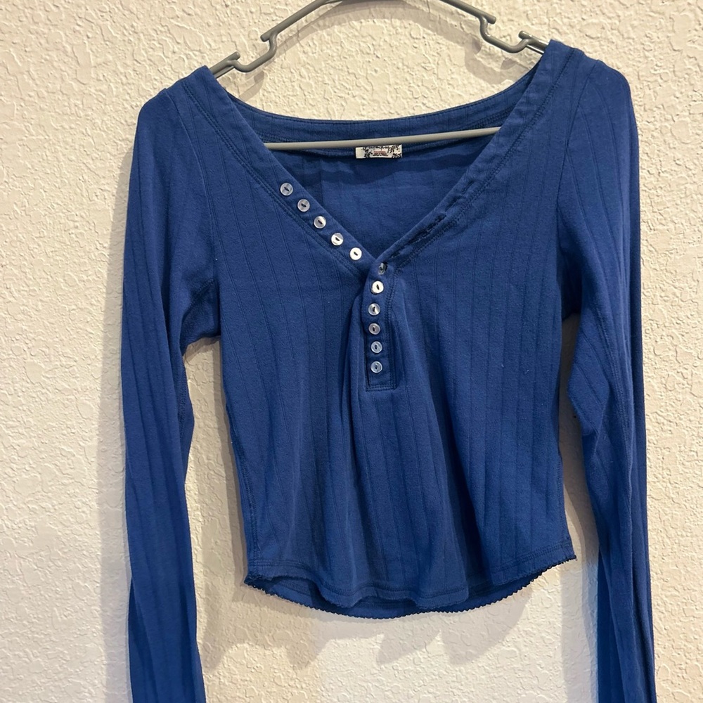 Blue Long Sleeve V-Neck Top
